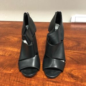 Fioni black high heels
